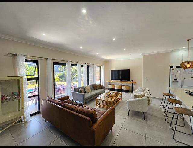 4 BEDROOM HOUSE FOR SALE IN NEW SALT ROCK CITY
